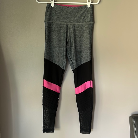PINK Victoria's Secret Pants - PINK Victoria’s Secret Women’s Black/Grey/Pink Leggings